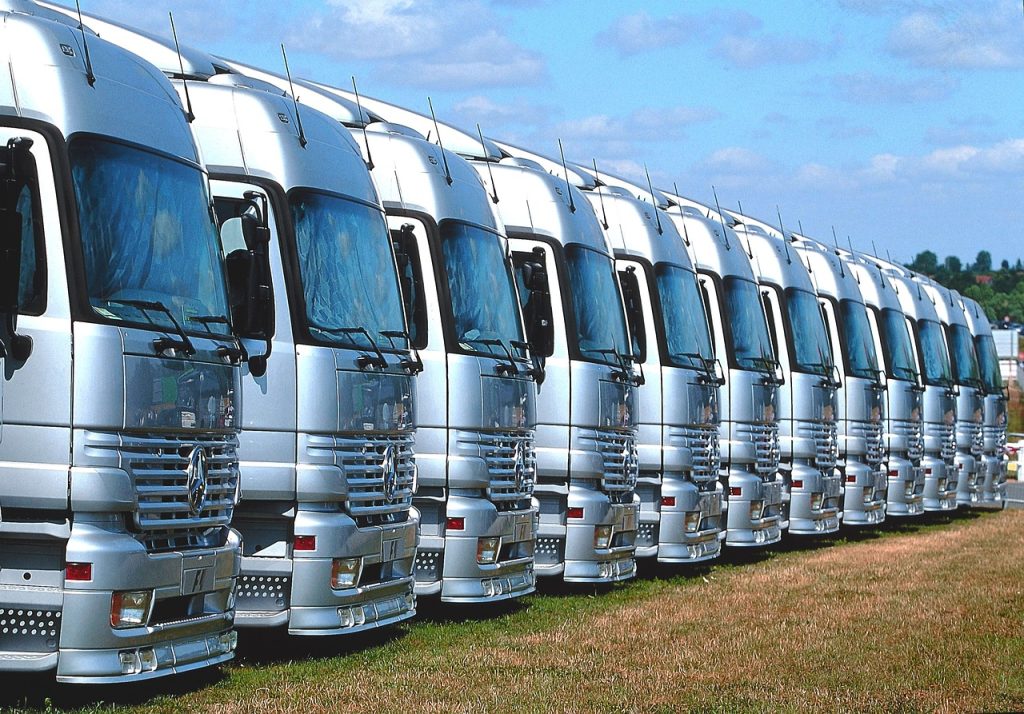 trucks, mercedes, cars-5497781.jpg